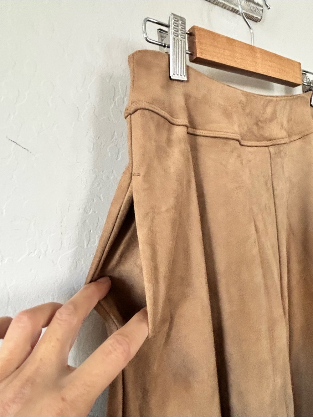 HALARA NWT High Waisted Suede Midi Casual Flare Skirt with Pockets - Picture 4 of 10